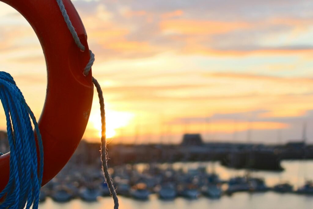 Prevención de accidentes en playas concurridas con socorristas profesionales